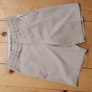 AMAZON ESSENTIALS light stone khaki golf shorts flat front 8.5" inseam